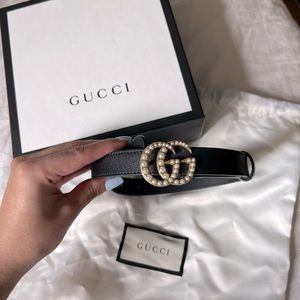 Leather belt with pearl Double G buckle